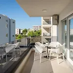 Luxury Adri With 2 Parking Spots Apartment *